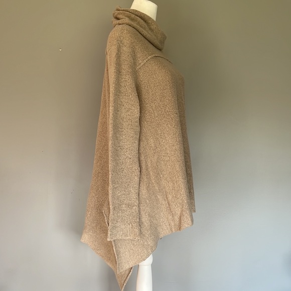 Umgee Tan Flowy Turtleneck Sweater, Size Medium - Picture 2 of 6